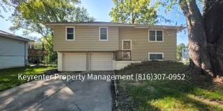 Welcome to 1407 SE 19th Street in Oak Grove, Missouri! Gallery 1
