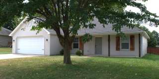 Fabulous 3 Bed 2 Bath House In Southern Boone! Gallery 1
