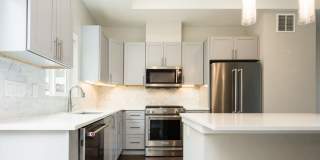 Modern 3 bed / 4 bath, 3 story townhome! Gallery 17