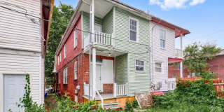 Spacious 3 Bedroom, 1.5 Bathroom with large Porch and Backyard Gallery 23