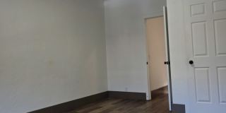 119 1/2 N Broadway - 2 Gallery 5