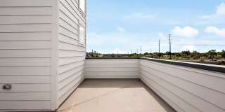Beautiful End Unit at Overlook Station Gallery 75