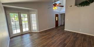 Charming very clean 3BR House in quiet Hanford Neighborhood Gallery 11