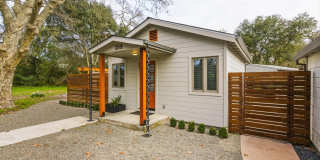 291 W Thomson Avenue 289 Gallery 1