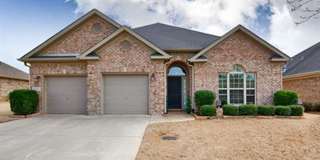 Welcome Home to Lake Forest! Gallery 1