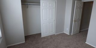SOUTHPARK, BEAUTIFUL UPDATES, NEW BLACK GRANITE COUNTERS, NEW CARPET, STAINLESS APPLIANCES, GARAGE! Gallery 13