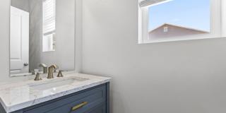 Large luxurious house with view of beautiful Utah Lake! Gallery 30