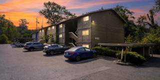 Charming 1BR Condo in Des Moines WA Gallery 1