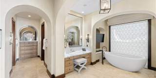16 Shore Walk Gallery 27