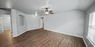 Modern 4-Bed Home with Open Layout in New Braunfels - Realtor Commission: $500 Gallery 12