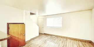 Charming 2 bedroom 1 bath townhome available! Gallery 15