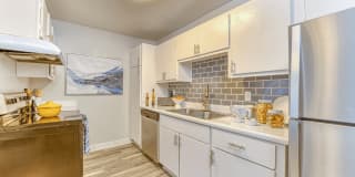 Las Brisas Apartment Homes Gallery 2