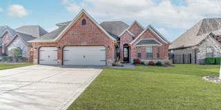 Brick Home in Rogers! Gallery 1