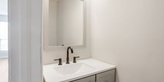 Spacious Newly Rennovated 2 Bedroom House with 2.5 Bath Gallery 14