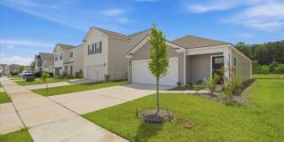 3 Bedrooms | 2 Bathrooms | 2-Car Garage | Pet Friendly Gallery 1