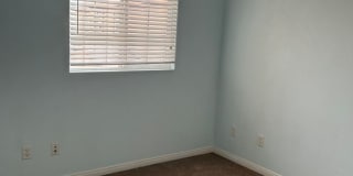 Spacious home in University Park Gallery 16