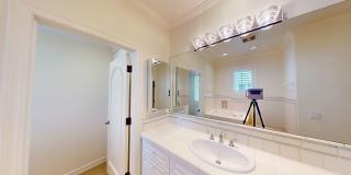 Spacious 4-bedroom 4.5 bath Home in a Gated Complex Gallery 58