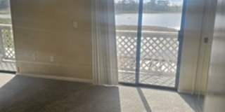 2 bed 2.5 bath Lake Front Townhouse Gallery 3