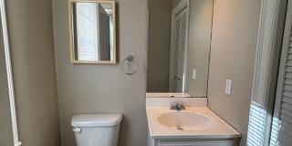 Immaculate 2/1.5/1 Condo off of Riverside Dr with a perfect river view from the top floor! Gallery 9