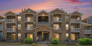 Charming Englewood Condo | 2 Bedrooms, Covered Parking & Community Pool Gallery 23