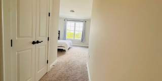 Modern 3 Bedroom, 2.5 Bath Townhouse Modern 3 Bedroom, 2.5 Bath Townhouse Gallery 10