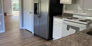 Room in 3 Bedroom Home at Newfoundland Ct Gallery 7