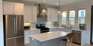 4 Bed 3.5 Bath in Edgefield Home Gallery 13