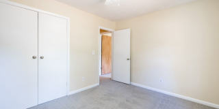 4 Bedrooms & 2.5 Bathrooms Gallery 17