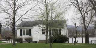 Bayfront 2 bed House with Huge Yard in July Gallery 1