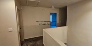 3/2 & a Loft, AC off of River Road near Oracle Road Gallery 27