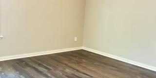 1104 W Park Gallery 15