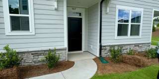 Beautiful 4BR/3BA Townhouse in Griffith Lakes Gallery 1