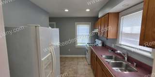 2 Bedroom / 2 Bath Home Walking Distance to PNW-Hammond Campus Gallery 1