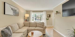 918 Hampshire Court Gallery 22