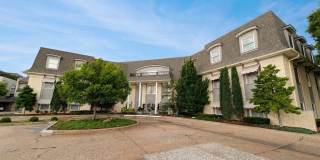 Luxury Nichols Hills Condo Gallery 1
