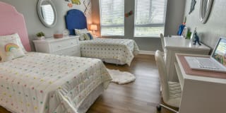 Verona at Naylor Metro Gallery 23