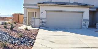 Red Mountain Vista Town Home-$500 Move-in Special Gallery 3