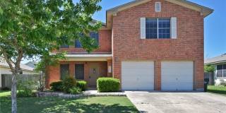 Large 4 Bedroom Home Near Major Conveniences Gallery 1