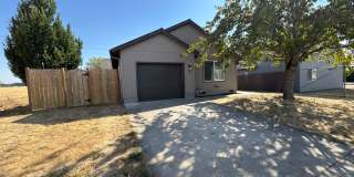 Charming 3-Bedroom, 2-Bath SE Albany Duplex - No water bill! Gallery 1