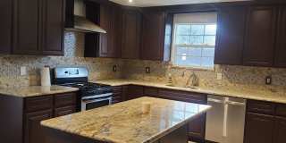 Spacious 4-Bedroom Home with Pool Gallery 6