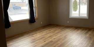 5 bedroom/ 2 bath home within walking distance to BSU Gallery 1