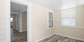 $1795 3br/1bath CUTE House w/ HUGE YARD Gallery 9