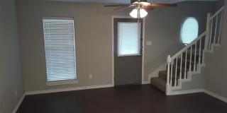 2004 Pecan Street Gallery 5