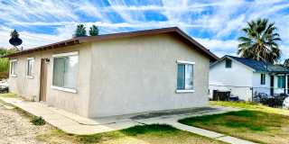 Enjoy this single family home with 3 bedrooms and 1 bathroom near downtown Bakersfield - AVAILABLE NOW! Gallery 1