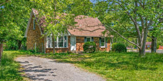 4 Bedroom Pet Friendly Home For Rent Near Post! Gallery 1