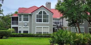 Beautiful 3 bdrm 2 bath botom floor condo available now! Gallery 1