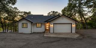 4 bedroom 2.5 bathroom home with Panoramic views! Gallery 1