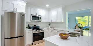 Absolutely stunning completely remodeled 2-bedroom 2 bath, 1,448 square foot home Gallery 9