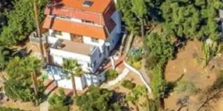 1.5 Bedrooms - 1.5 Bathrooms Split Level House -  Mt. Helix Artist’s Colony Executive Rental Gallery 3