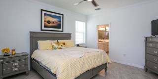 ** 4/3 HEATED POOL AND SPA FURNISHED HOME MODERN IN HIGHLY DESIRED NORTH NAPLES *** AVAILABLE STARTING APRIL-NOVEMBER 2026  LONGER TERM OR SHORT TERM 3 MONTHS OR MORE ** Gallery 60